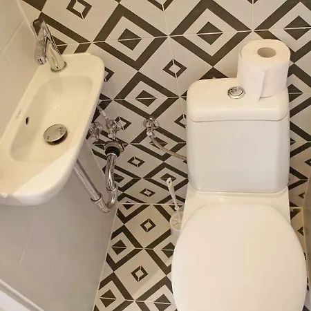 Lola App In Center, 4+1 Pax *