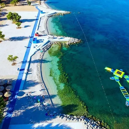 Lola App In Center, 4+1 Pax *