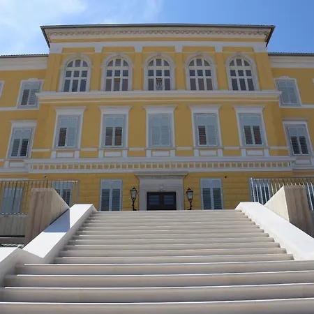 Lola App In Center, 4+1 Pax Appartement