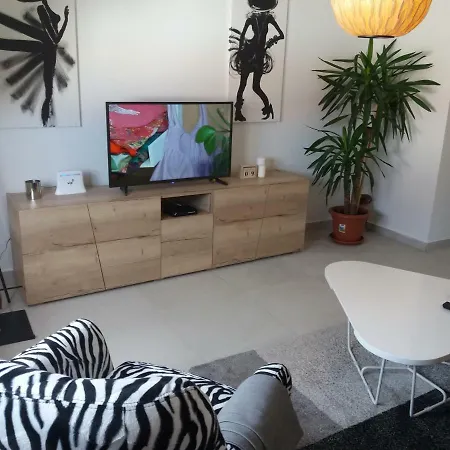 Lola App In Center, 4+1 Pax Apartment *