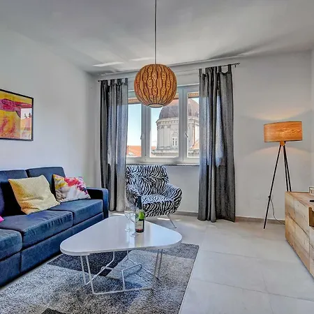 Apartment Lola App In Center, 4+1 Pax Pula