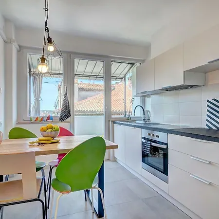 Apartment Lola App In Center, 4+1 Pax *
