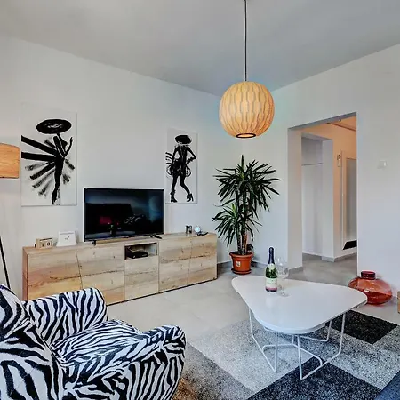 Apartment Lola App In Center, 4+1 Pax *