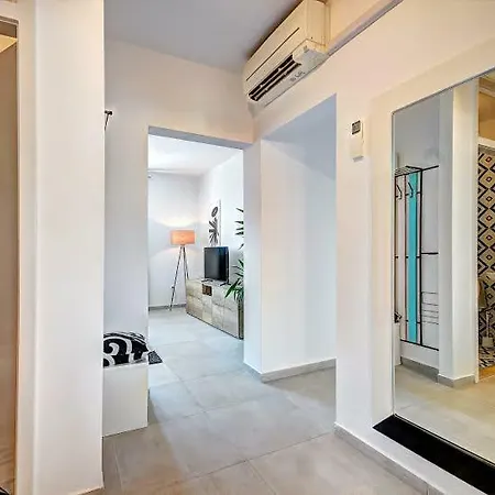 Apartment Lola App In Center, 4+1 Pax