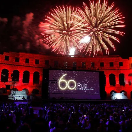 Lola App In Center, 4+1 Pax Apartament