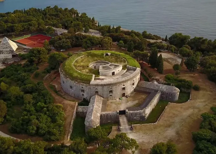 Apartment Lola App In Center, 4+1 Pax Pula